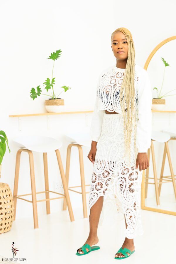 White crotchet/ embroidered skirt and crop Twinset - Image 4